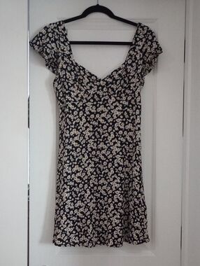 Hurley Black Mini Dress with Cream Daisy Print